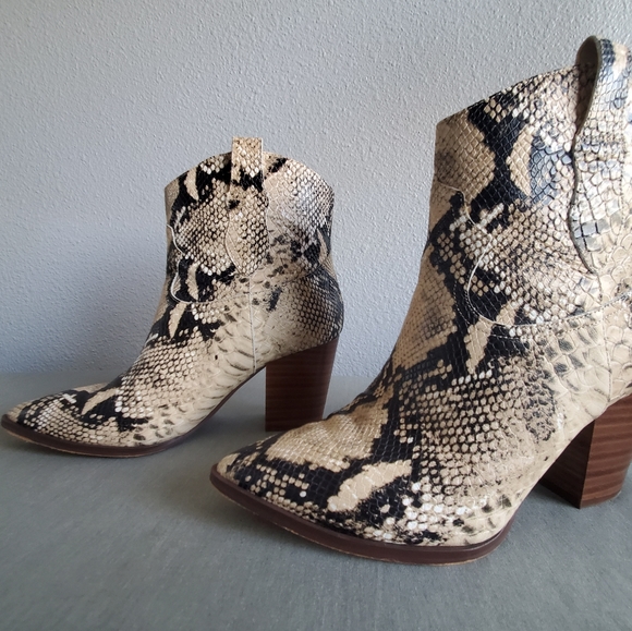 Gibson & Latimer Snakeskin Boots - Picture 4 of 6